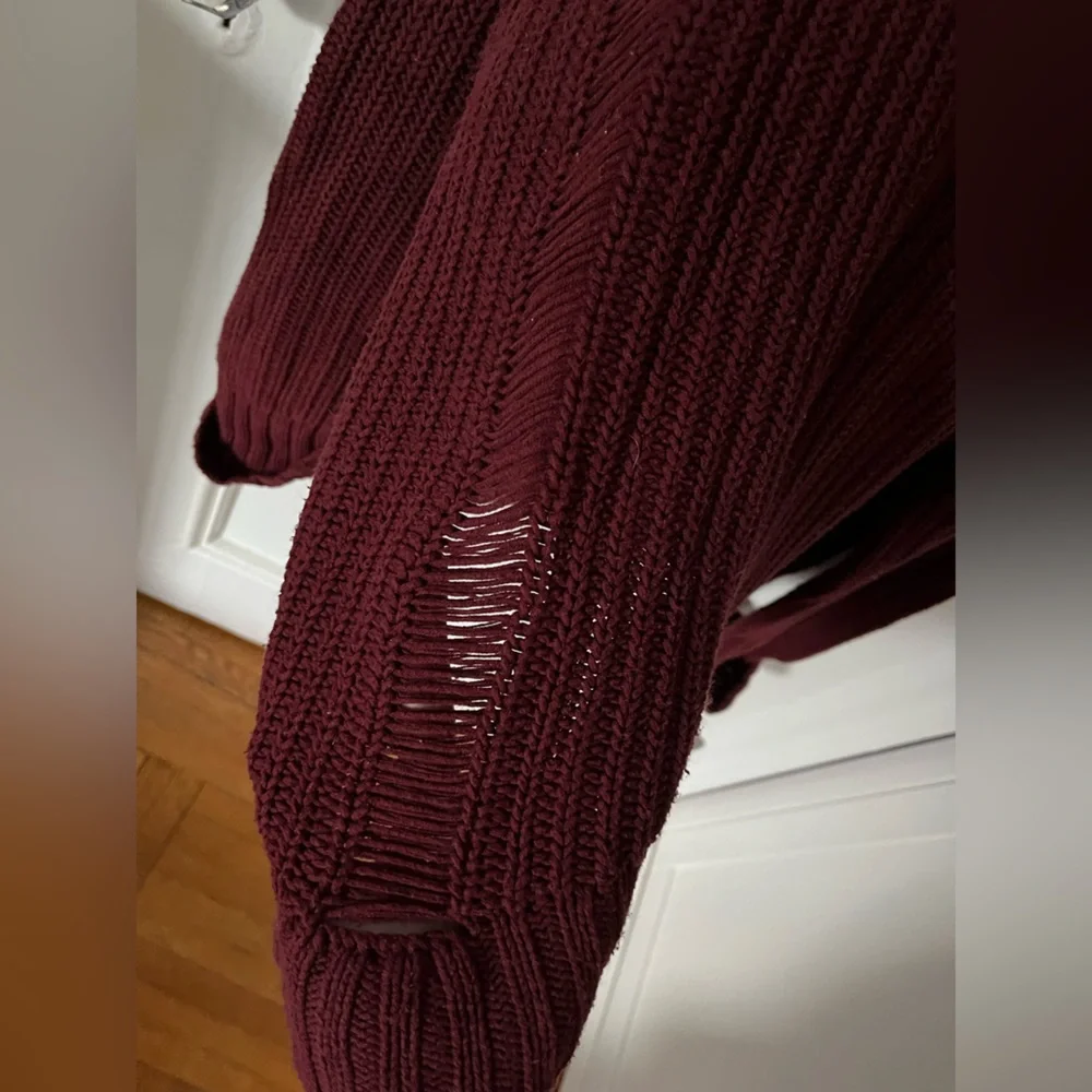 Chunky Maroon Express Knit Turtleneck Sweater! - Picture 7 of 7